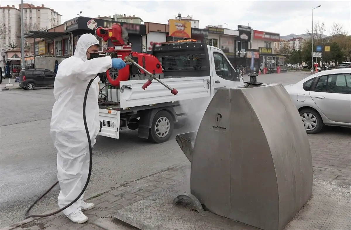 Melikgazi'de Haşere Sorununa Karşı Geniş Çaplı İlaçlama Çalışmaları Başladı