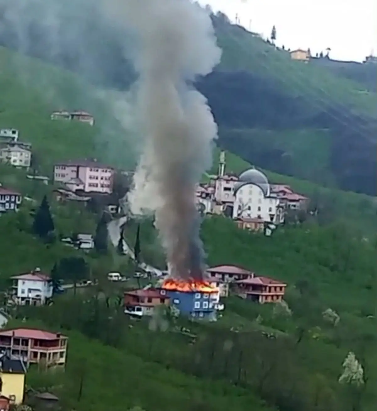 Ordu Ulubey'de Ev Yangını: Yapısal Hasar ve Kullanılamaz Durumda