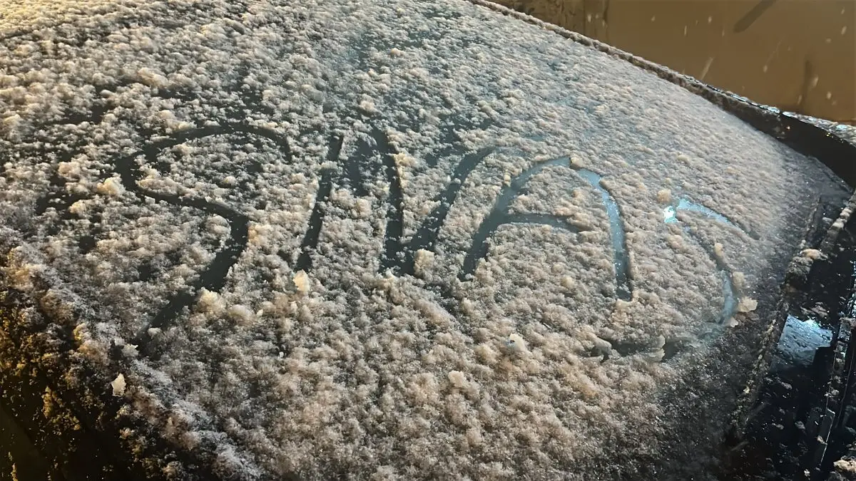 Sivas'ta Sıcaklık Düşüşüyle Birlikte İlk Kar Yağışı Yağdı