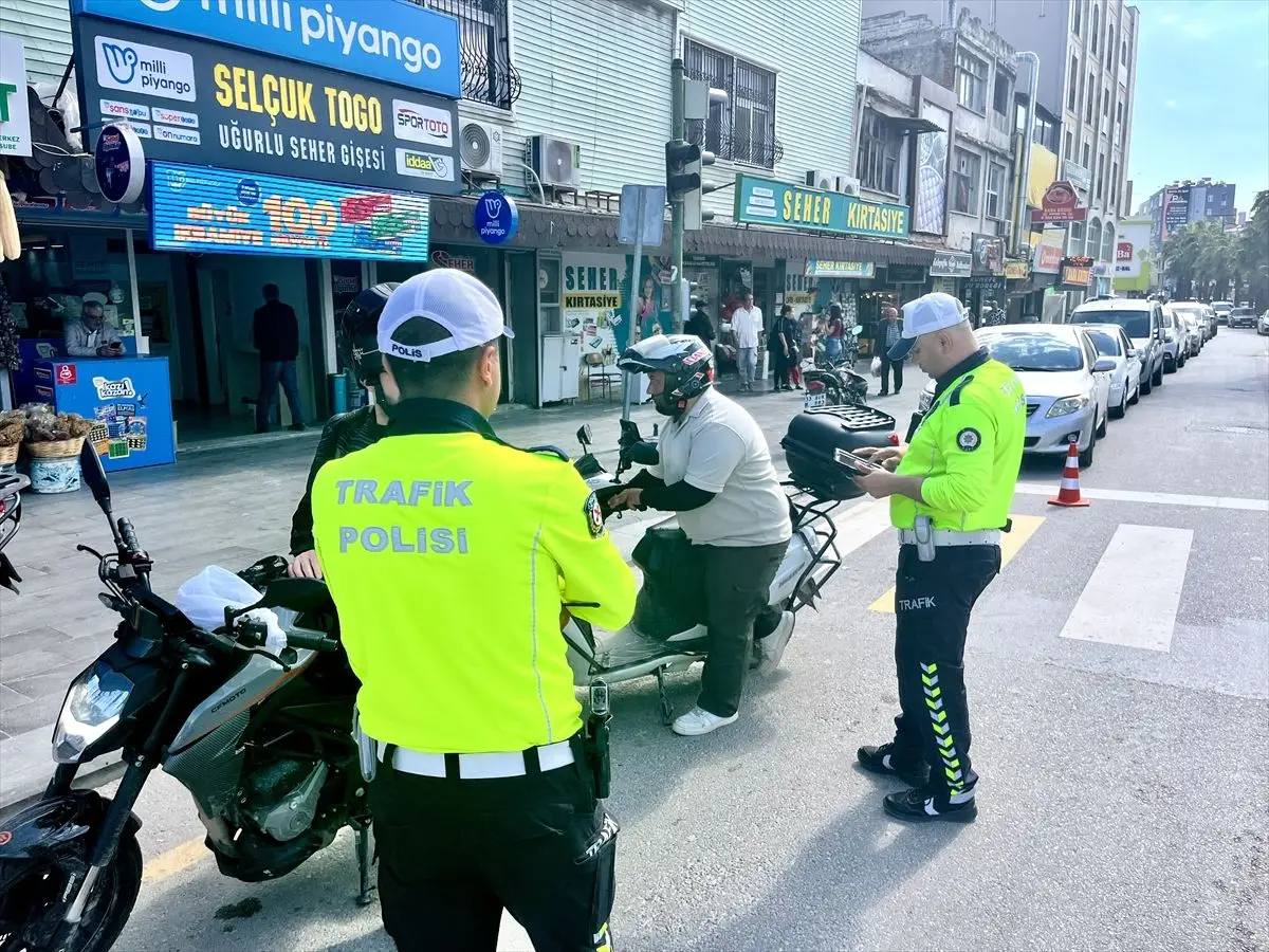 Tarsus'ta Motosiklet Denetiminde 64 Sürücüye Toplam 652 Bin TL Ceza Kesildi