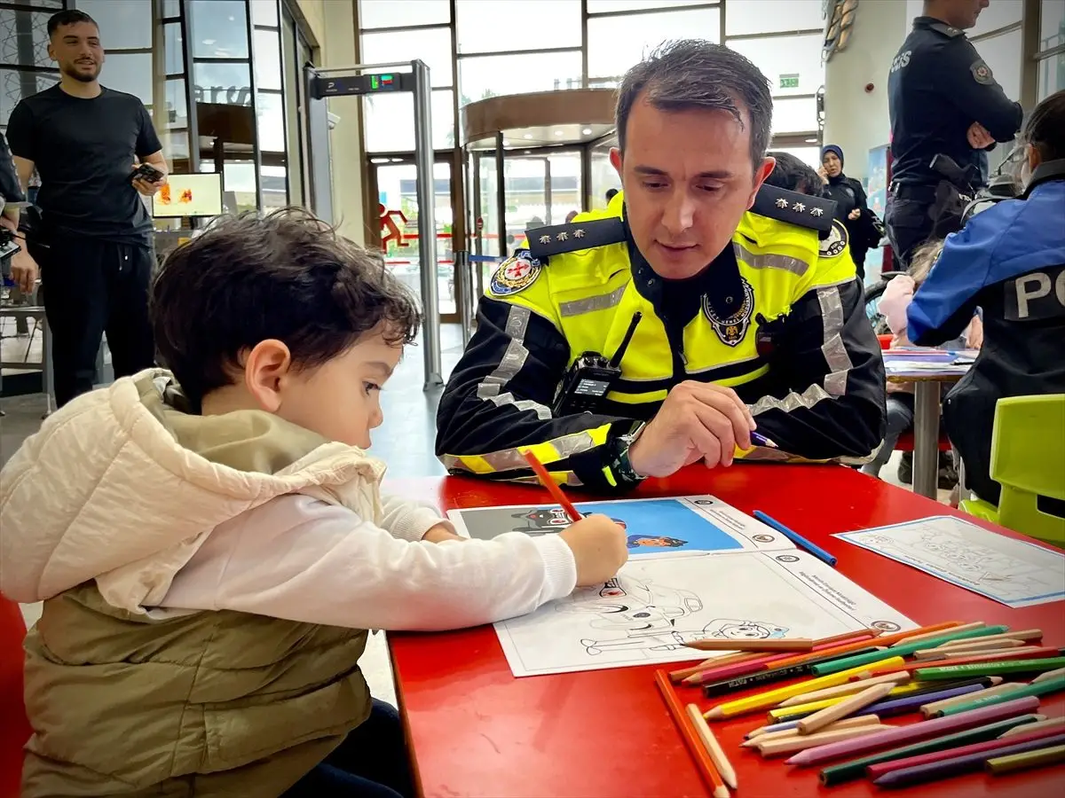 Tarsus’ta Polis Haftası Çocuklara Trafik Güvenliği Bilgisi Sağladı