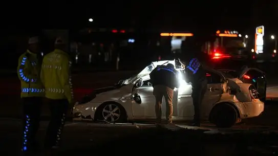 Mamak'ta Şiddetli Trafik Kazası: Takla Atan Otomobil Tırı Çarptı, Sürücü Hayatını Kaybetti