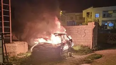 Yangın sonrası yanmış araç