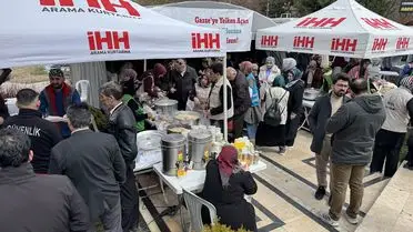 Kermes alanında bağış kutuları