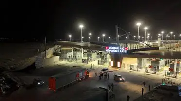 Türkiye, İran'a 3 Tır Tıbbi Malzeme Gönderdi