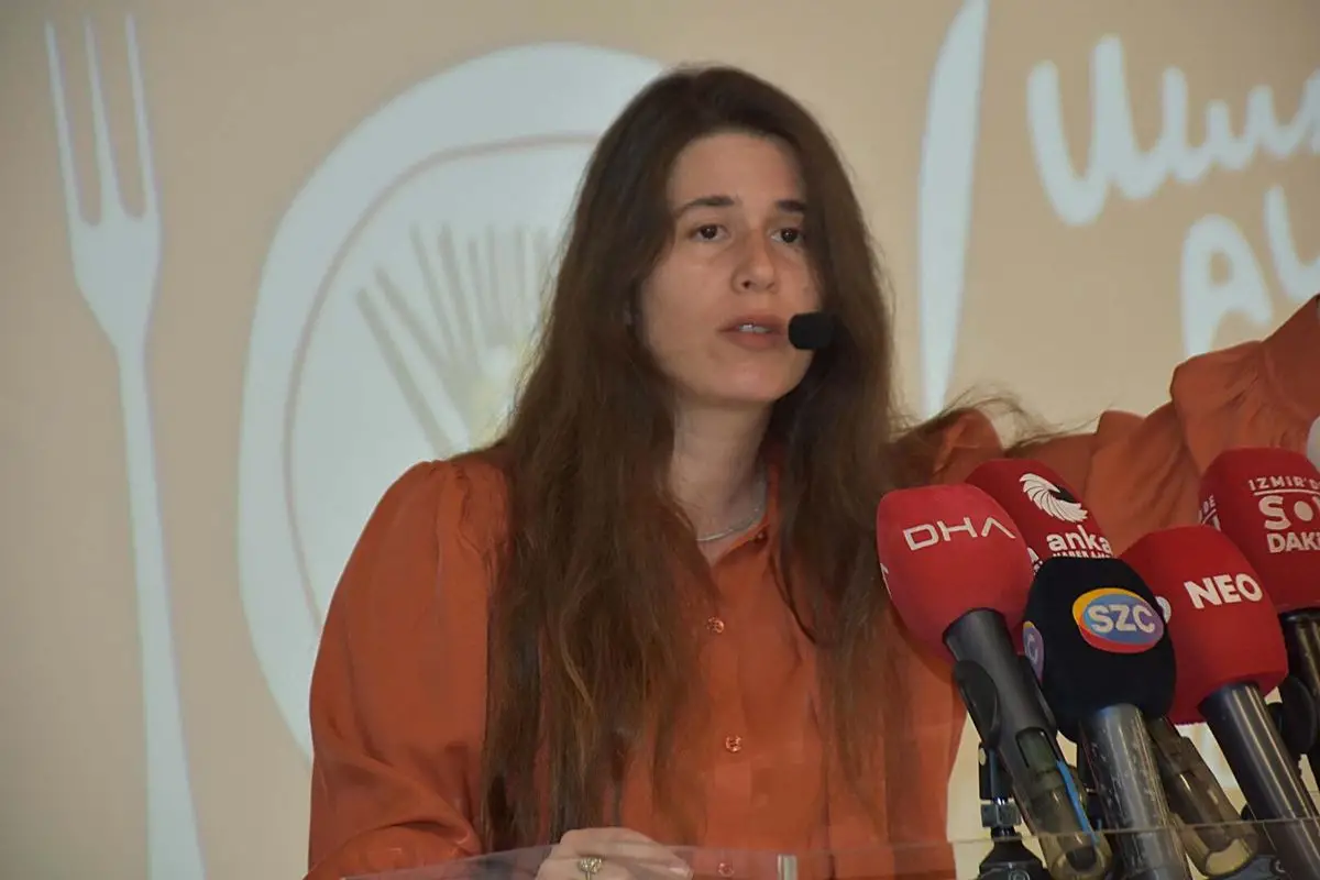 Alaçatı Ot Festivali 15. Yılında 'Köklerden Dünyaya' Temasıyla Uluslararası Sahneye Çıkıyor