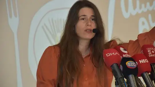 Festivalde sunulan ot temalı yemekler