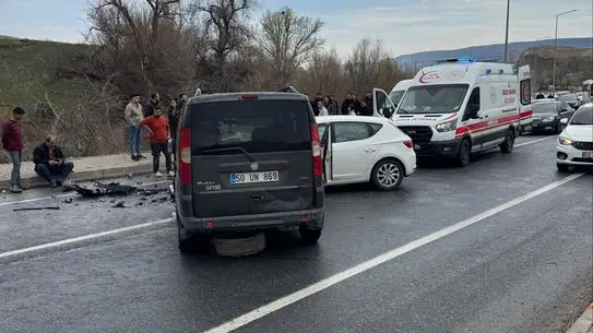 Nevşehir Ürgüp'te Trafik Kazası: 5 Yaralı Hastaneye Kaldırıldı