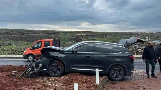 Siverek'te Çarpışan İki Otomobil 8 Yaralıyı Yakaladı