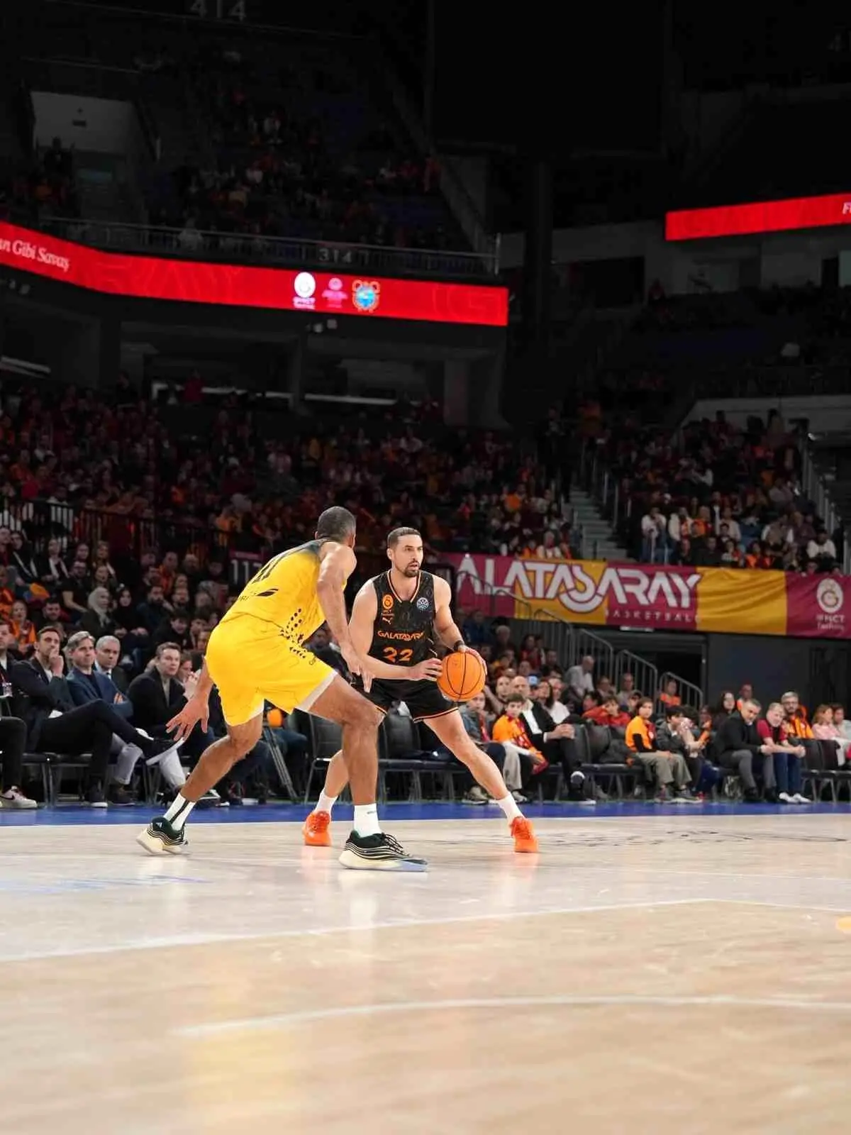 Galatasaray, Tenerife'yi 64-62 Mağlup Ederek Seriyi Dengeledi