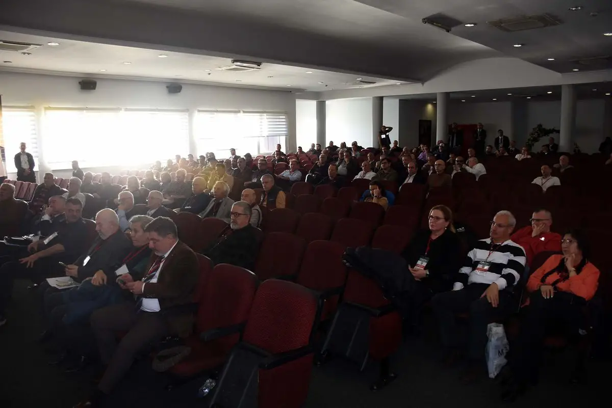 Karşıyaka Spor Kulübü Olağanüstü Genel Kurul Toplantısını Erteledi