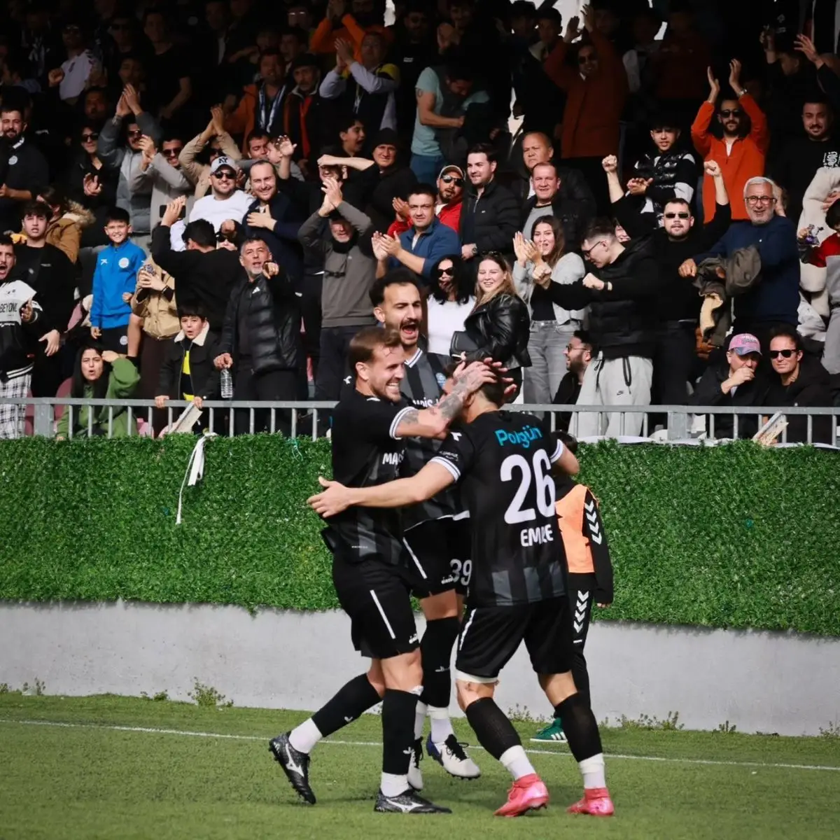 Marmaris FK, 3. Lig'e Bir Adım Daha Yaklaştı: BAL 7. Grup Liderliği