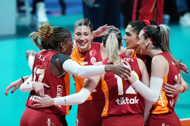 Galatasaray voleybolcuları rakip sahada