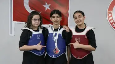 Şampiyonluk töreninde Esma Nur