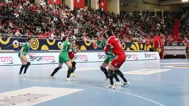 Maçın kritik anlarından bir fotoğraf