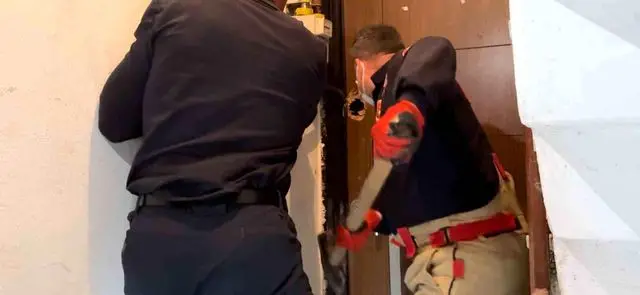 Komşuların ihbar ettiği daire dışı görünüm