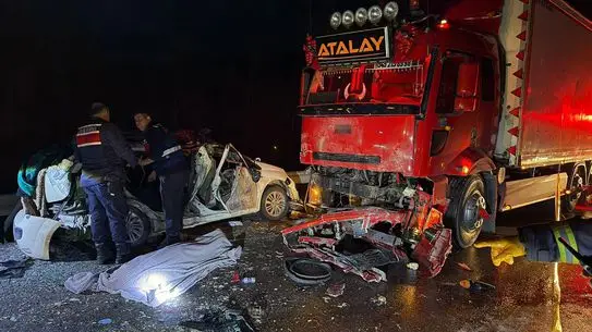 Antalya‑Isparta Karayolunda Trafik Kazası: 1 Kişi Hayatını Kaybetti, 4 Yaralı