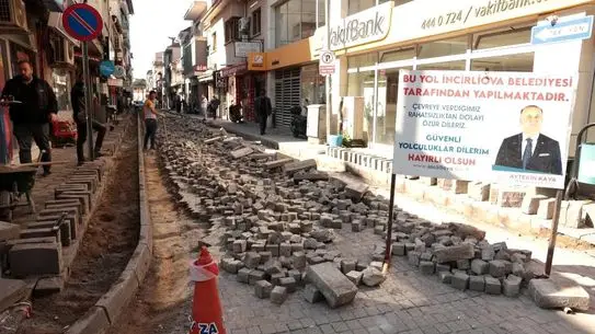 İncirliova’da Fevzi Paşa Caddesi Yenileniyor: Yaya ve Trafik Güvenliği Artıyor