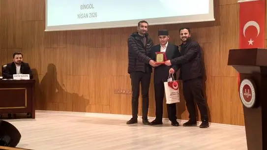 Yüksekova’nın Gururu: Üveys Miraç Tatlı, Ezan Okuma Yarışması’nda Bölge Şampiyonu Oldu