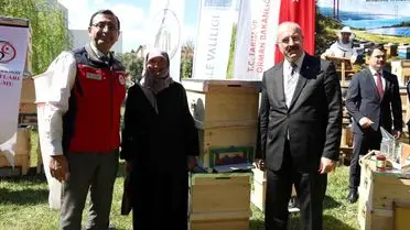 Çanakkale’de Arıcılar İçin 2 Bin Kovanlık Destek Paketi Dağıtıldı