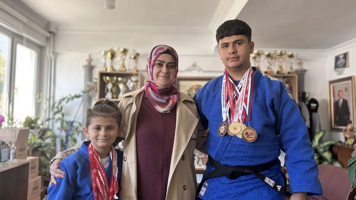 Tuğba Tetik’in Sürüş Tutkusu: Çocuklarını Judo Salonuna Nasıl Taşıyor?