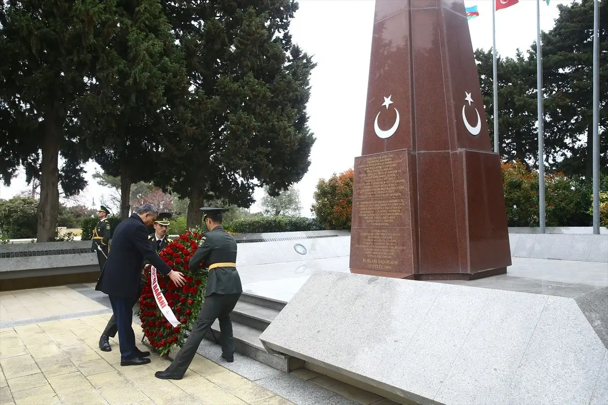 İçişleri Bakanı Mustafa Çiftçi, Bakü'deki Şehitlik Ziyaretinde Birlik ve Beraberlik Mesajı Verdi