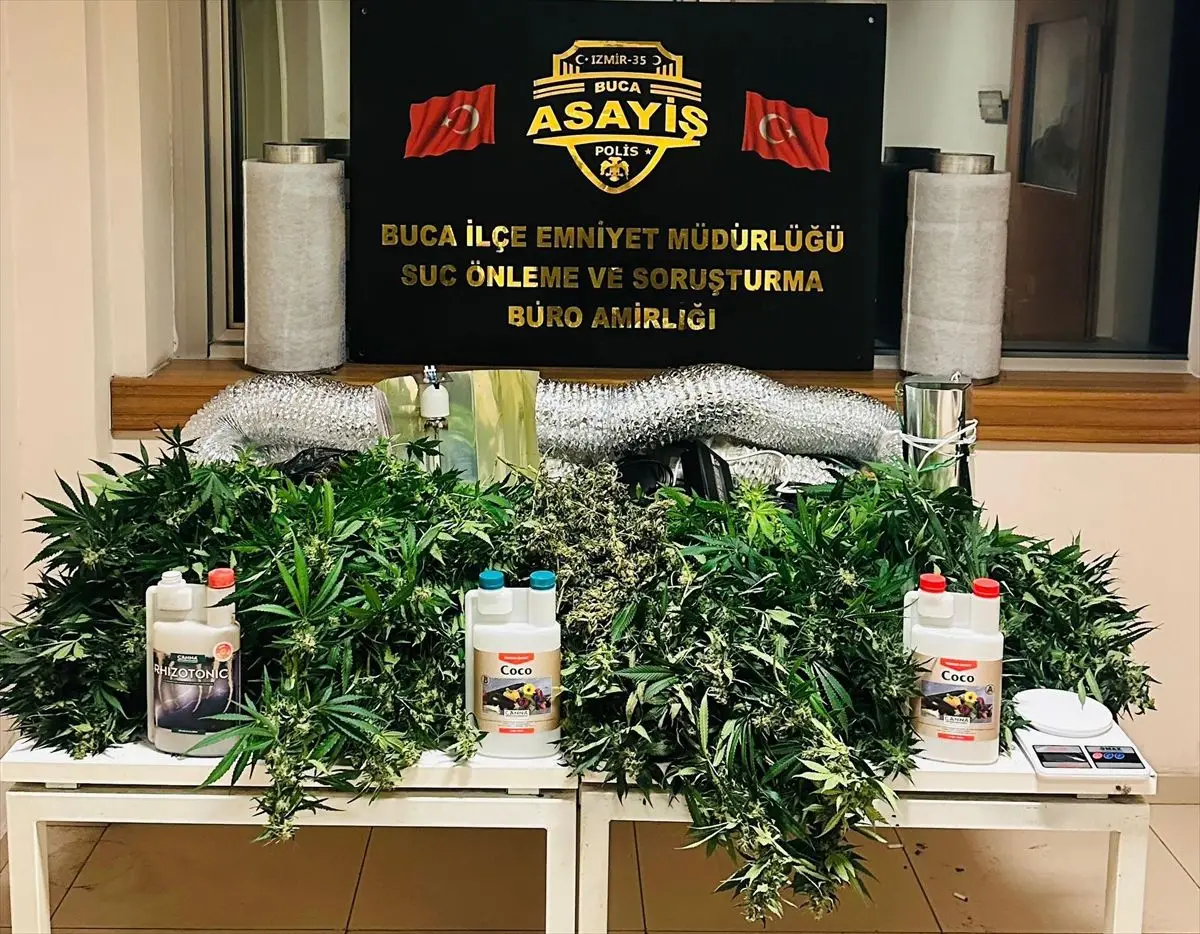 İzmir Buca’da Evde Uyuşturucu Üretimi: İki Yabancı Şüpheli Gözaltında