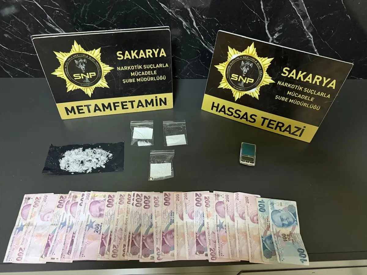 Sakarya’da Uyuşturucu Kaçakçılığına Darbe: İki Şüpheli Tutuklandı
