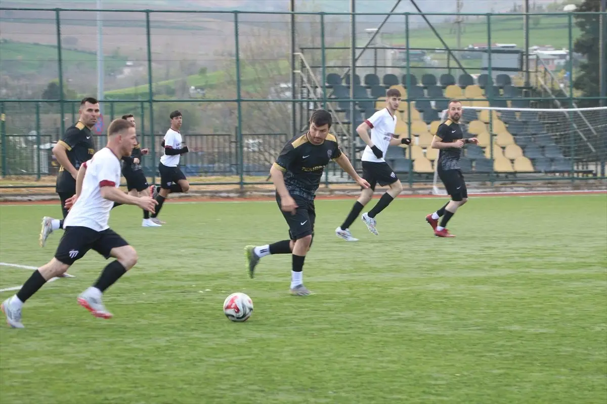 Tekirdağ’da Polis ve Roman Vatandaşları Dostluk Maçı Düzenlendi