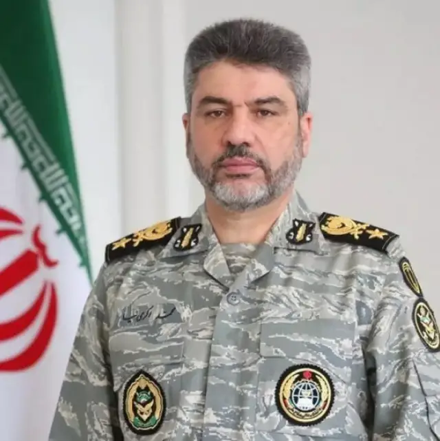 İran askerleri tatbikat yapıyor