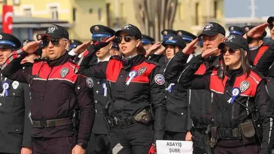Polis Akademisi'nde Mezuniyet Süresi 8 Aya Düşürüldü: 10 Bin Aday Hızla Mezun Olacak