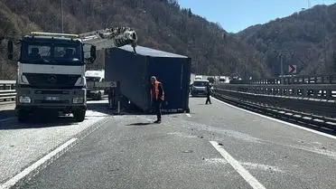 Bolu Dağı Tüneli'nde Zincirleme Kaza: 4 Yaralı ve Trafik Aksamaları