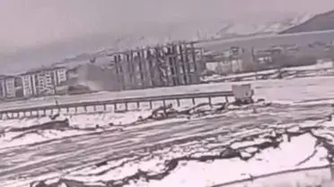 Bitlis'in Tatvan İlçesinde Araç Takla Attı: Sürücü M.A. Yaralandı