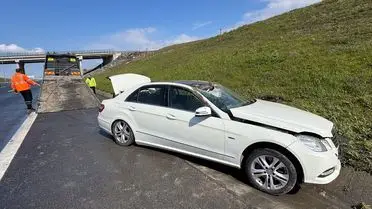 Çatalca’da Takla Atan Araçta 2 Yolcu Sağ Salim Kurtuldu