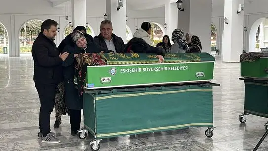 Eskişehir’de Emekli Çavuşun Saldırısı: Anne ve Kızının Cenazesi Yapıldı