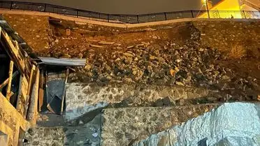 İspir'de Seyir Terası Altında Ani Heyelan: 2 Konut Tahliye Edildi