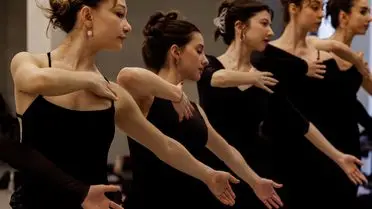 İDOB'un “Momentum” Bale Prömiyeri Kadıköy'de Sahneye Çıktı