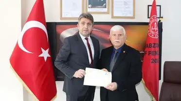 İdris Kabahasanoğlu, Okul Ziyaretlerinde Başarı Sertifikalarını Öğrencilerle Paylaştı