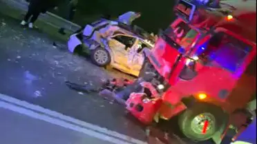 Burdur'da Ağlasun Yakınlarında Otomobil ve Kamyon Çarpıştı: 1 Ölü, 4 Yaralı