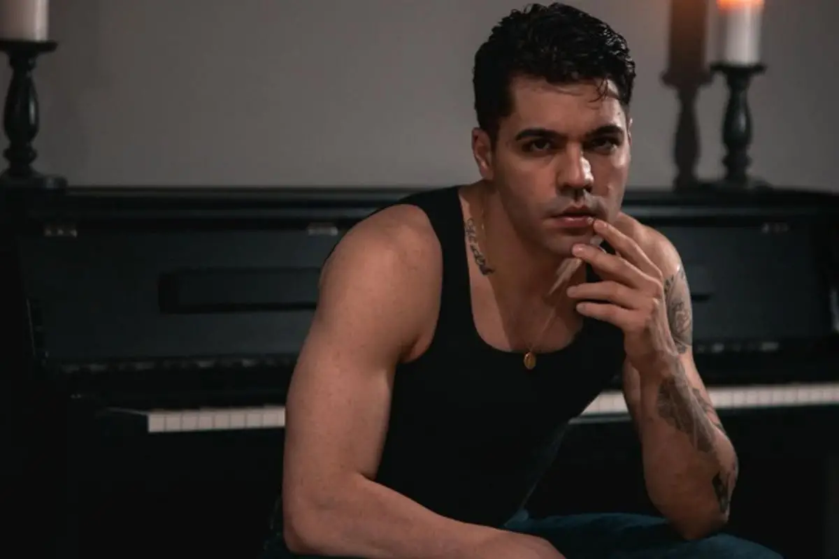 Emir Can İğrek, Kardeşinin Doğum Gününü Nostaljik Fotoğraf ve Samimi Mesajla Kutladı