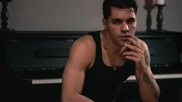 Emir Can İğrek, Kardeşinin Doğum Gününü Nostaljik Fotoğraf ve Samimi Mesajla Kutladı