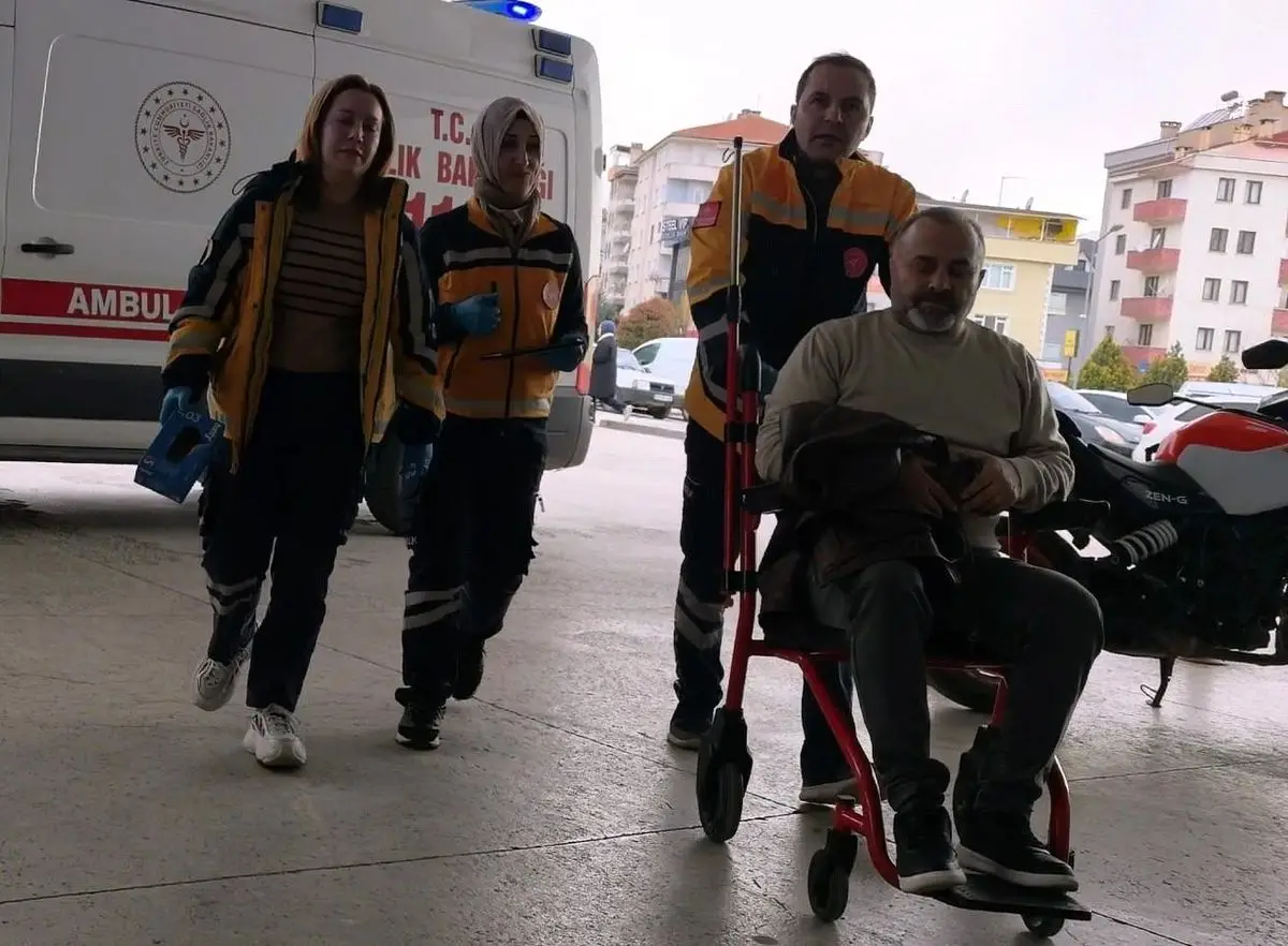 İnegöl'de çarpışan iki otomobil