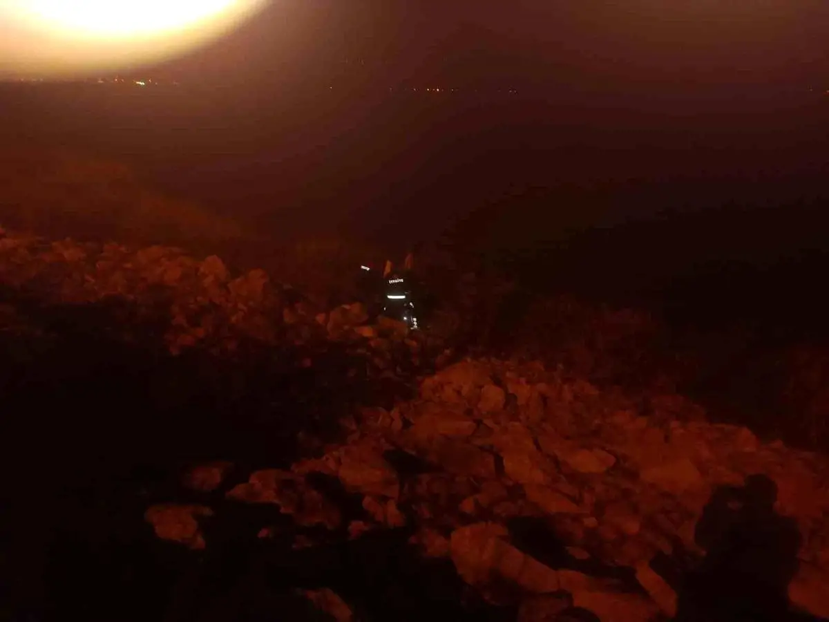 Konya‑Isparta Karayolunda Kontrolden Çıkan Araç Göl Kenarına Çarptı, Sürücü Yaralandı