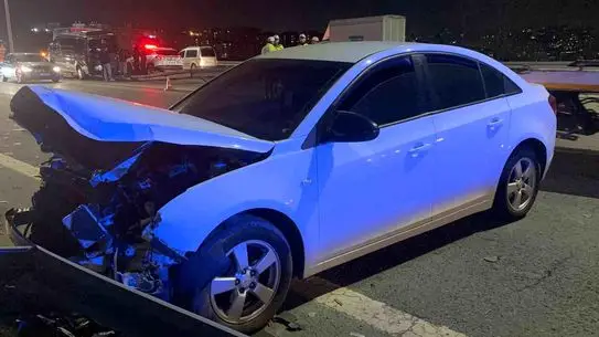 Kağıthane'de Zincirleme Trafik Kazası: Bariyer Çöküşü Sonucu 1 Yaralı