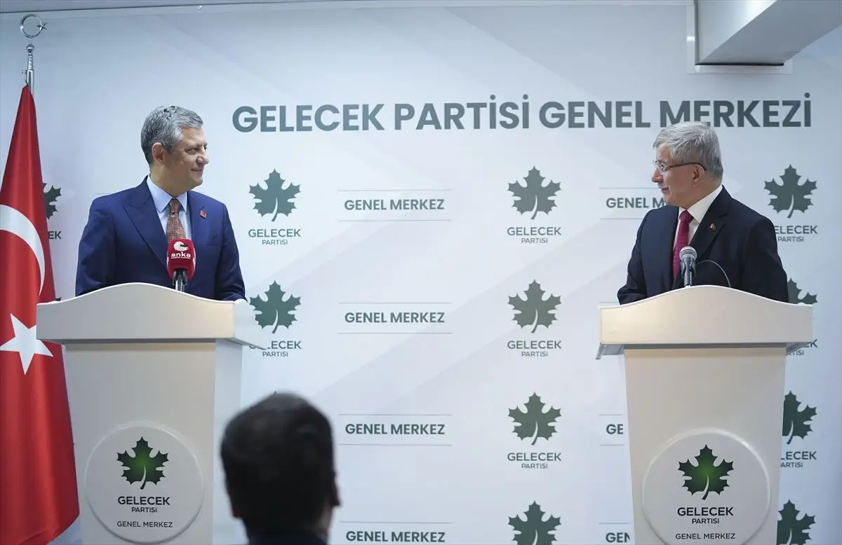 Özgür Özel ve Ahmet Davutoğlu'nun buluşması