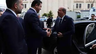 Ersin Tatar, Şanlıurfa Büyükşehir Belediyesi’ni Ziyaret Etti