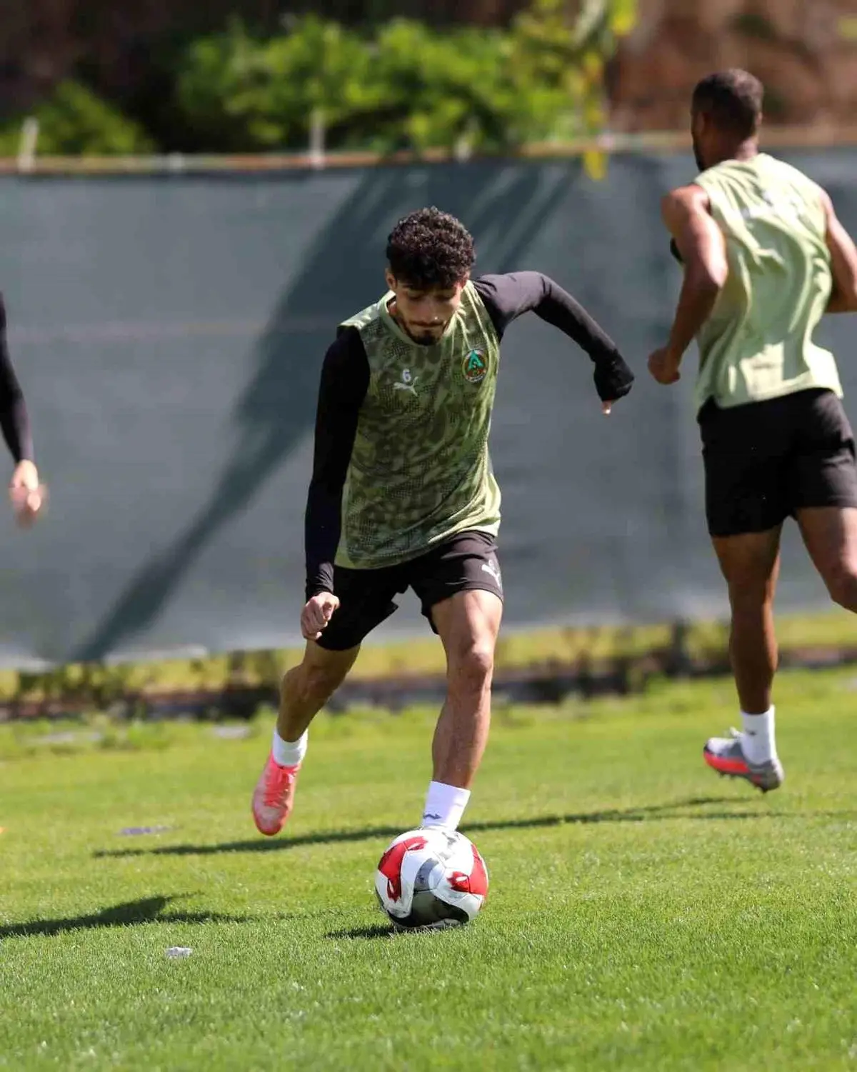 Alanyaspor, Trabzonspor Karşılaşması İçin Antrenmanlarını Hızlandırıyor