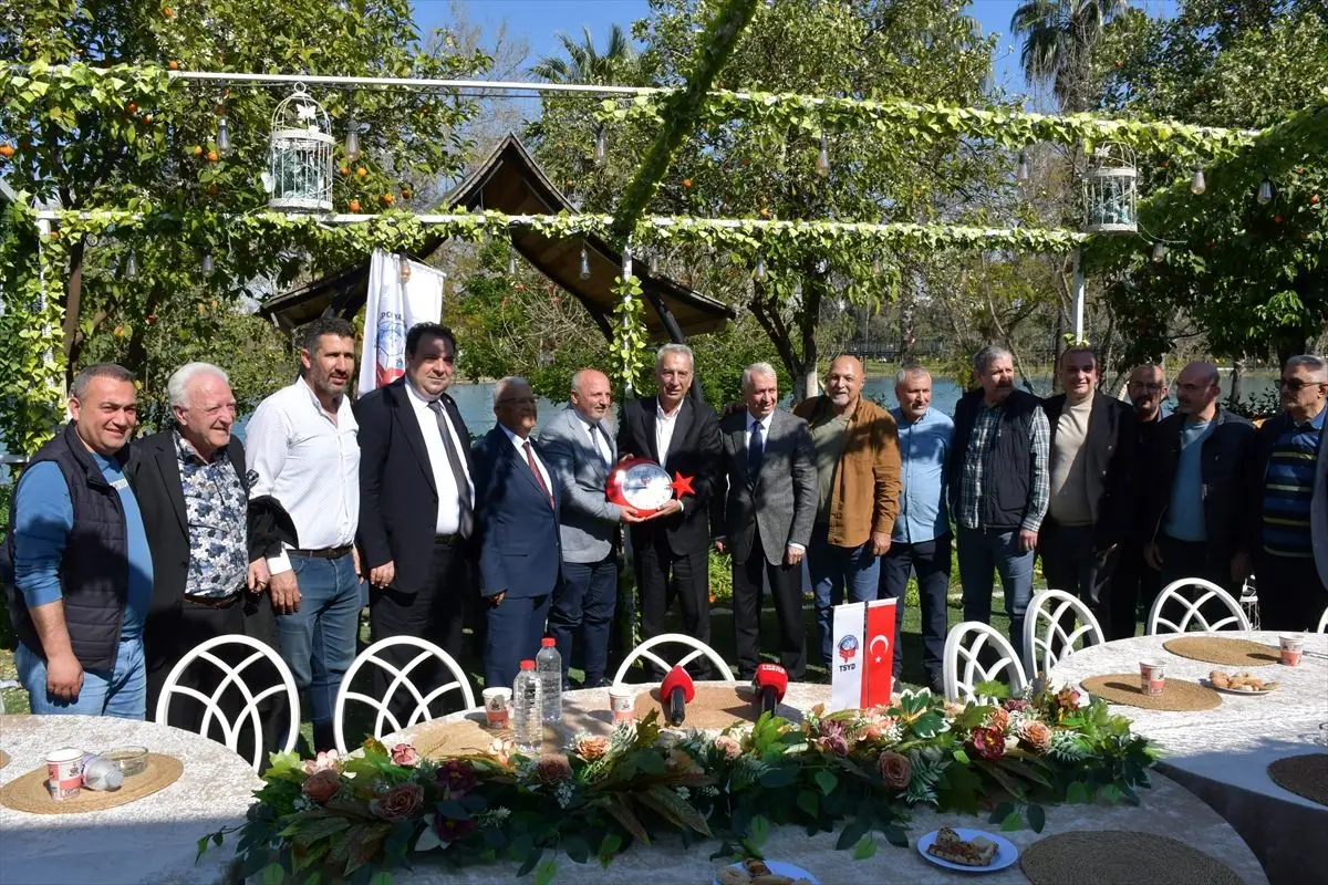 Adnan Polat, Galatasaray Başkanlığı İçin Adaylık Yapmayacağını Açıklıyor