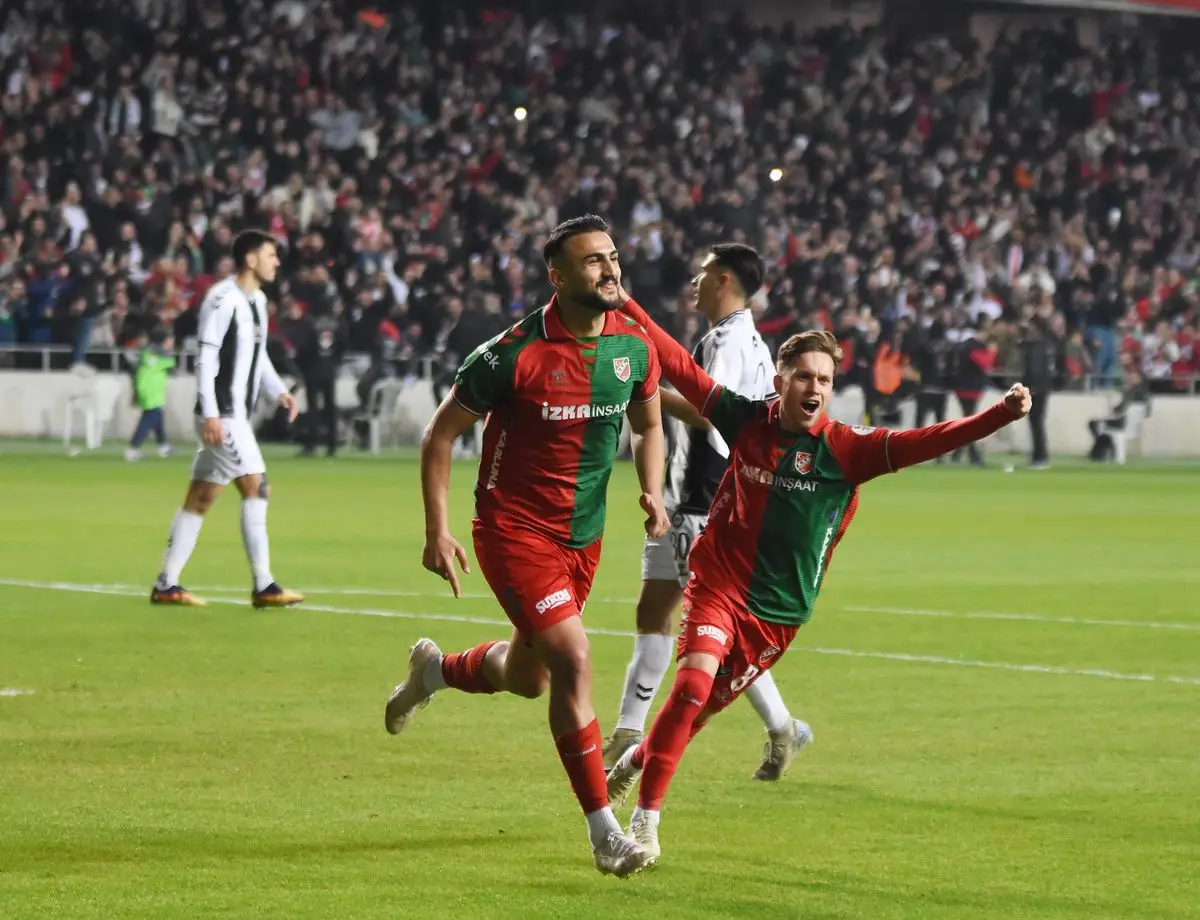 Karşıyaka’nın Gol Makinesi Ömer Faruk Sezgin, 13 Golle Şampiyonluk Yolunda