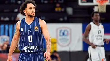 Anadolu Efes, Partizan'ı Uzatmada 79-72 Yendi ve EuroLeague'de 11. Zaferini Aldı